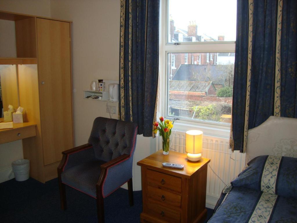 Clock Tower Hotel Exeter Room photo